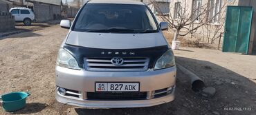 Toyota: Toyota Ipsum: 2002 г., 2.4 л, Автомат, Бензин, Минивэн