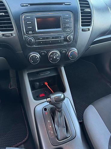Kia: Kia Cerato: 1.8 l | 2014 il Sedan — 9