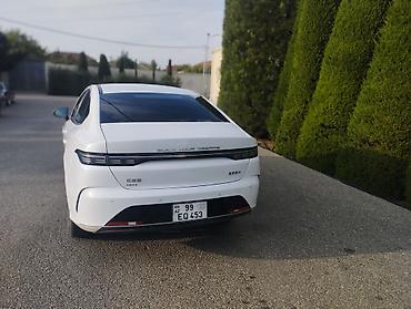 w210 on bufer: BYD Qin Plus DM-i plug-in hibrid sedan - Kuzov: liftbek tipli 4 — 3