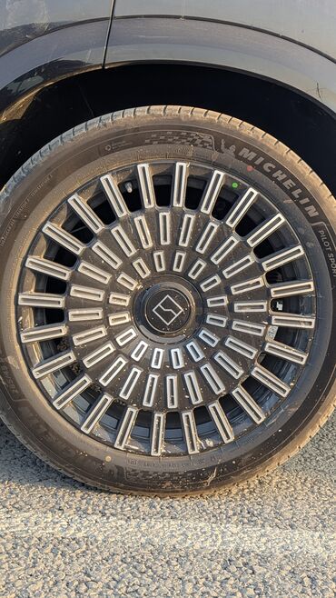 Zeekr: Zeekr 9X: | 2024 г. Минивэн — 3