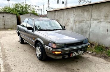 Транспорт: Toyota Corolla: 1988 г., 1.3 л, Механика, Бензин, Седан