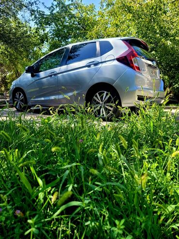 срочно афто: Honda Fit: 2018 г., 1.5 л, Вариатор, Бензин, Хэтчбэк