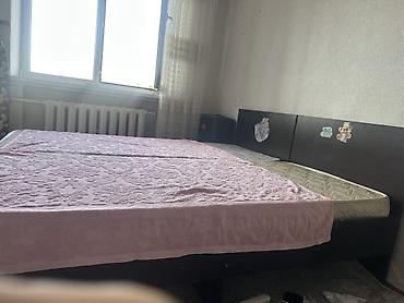 двух яросный крават: Двуспальная кровать с мягким изголовьем и двумя матрасами. - Размер — 1