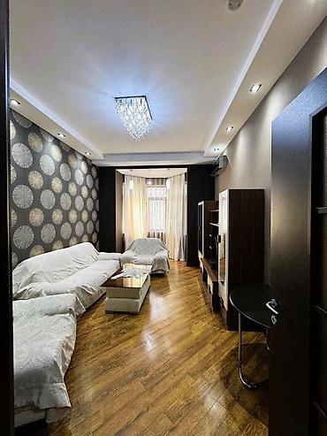 samaxida kirayə villa: İcarəyə verilir 3 otaqlı köhnə tikili 110 m², 28 May m. 1 300 AZN/ay — 2