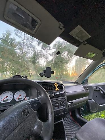 Volkswagen: Volkswagen Golf: 1995 г., 1.6 л, Механика, Бензин, Хэтчбэк — 2