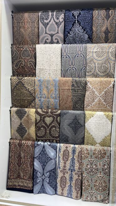 Paltar tikişi: Klassik şal – kaşmir tərkibli, payız-qış üçün isti və yumşaq.qiymet 50 — 9