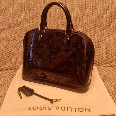Çantalar: Əl çantası, Louis Vuitton — 3