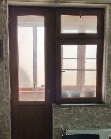 ucuz laminat: Balkon qapısı və pəncərə dəsti, istənilən məkana isti və təbii görünüş