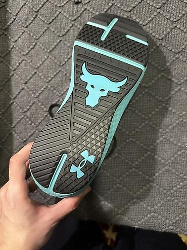 under armour: Under Armour krossovkaları (30cm uzunlugu)46 razmer satılır, 46 — 10