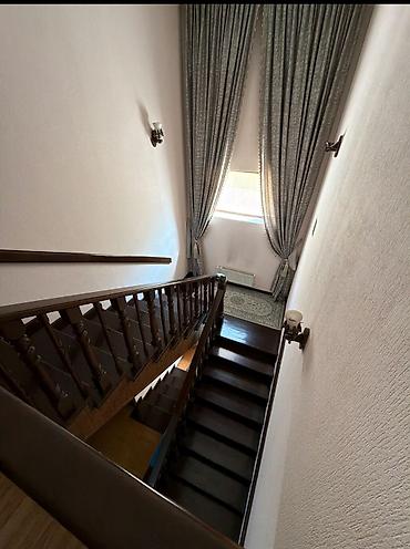 Продажа коттеджей и домов: 🏠 Срочно!!! Продается 3 уровневый дом рядом с центром. 📍 Район — 7