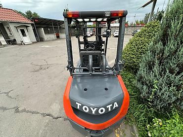 вилочный погрузчик тойота: Погрузчик, Toyota, 2019 г., Колесный, Вилочный — 8