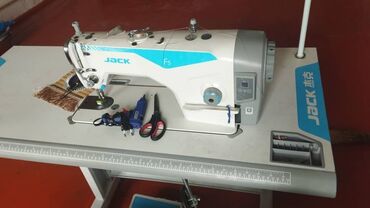 мотор для швейной машинки: Швейная машина Jack, Вышивальная, Полуавтомат