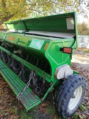 Toxum səpənlər: Yaşıl rəngli kənd təsərrüfatı səpinqi maşını (taxıl/yonca/çəmən toxumu — 4