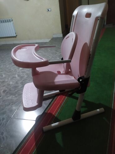 стулья для ребенка: Стульчик для кормления Б/у