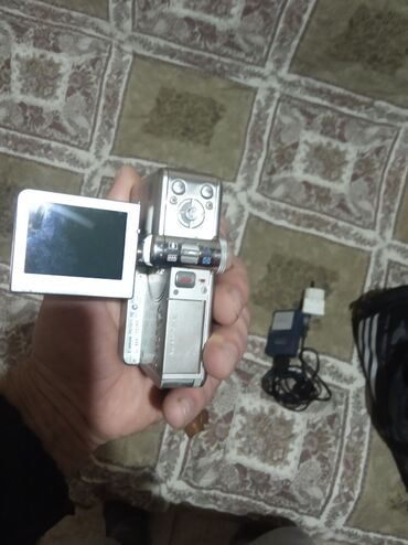 видеокамера маленькая: Продам фотоаппарат и видеокамера Canon. Надо поменять батарейку