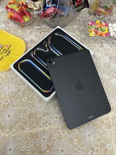 ipad 11 pro: İPAD 11pro M 4 model . 2 aydır alınıb . Heç bir problemi yoxdur. Ofis