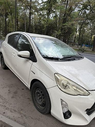 windom 2001: Toyota Aqua: 2016 г., Автомат, Гибрид, Хэтчбэк — 2