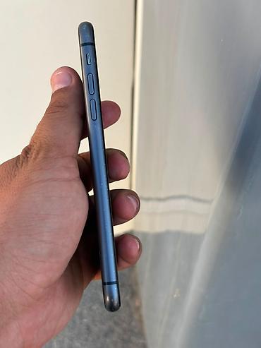 2ci el iphone 11: IPhone 11, 64 GB, Qara, Barmaq izi, Face ID, Simsiz şarj — 4