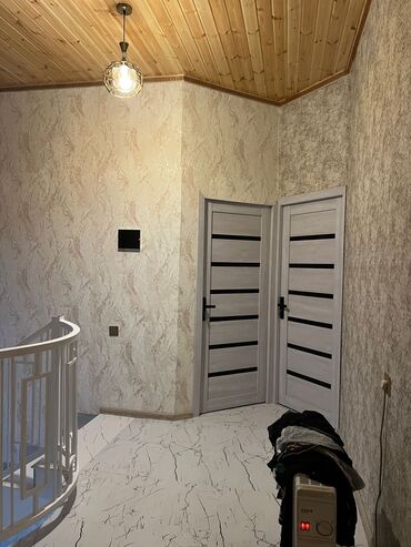 Günlük kirayə evlər: İki mərtəbəli fərdi yaşayış evi – həyət və hovuzlu - Geniş, hasarlı — 6