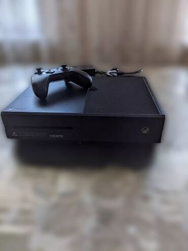 Xbox One: Продаю xbox oneв отличном состоянии,с аккаунтом на аккаунте есть