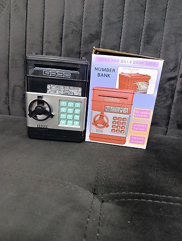 Pul yeşiyi, kassa altları: Uşaq üçün elektron pul yığan seyf – Number Bank - Sikkə və kağız — 1