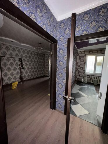 дома в районе аламединского рынка: 3 комнаты, 65 м², 105 серия, 1 этаж, Евроремонт