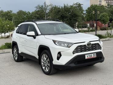 срочно продать машину: Toyota RAV4: 2020 г., 2.5 л, Автомат, Бензин, Кроссовер