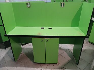 işlenmiş stul: Stollar.biri 70 azn.real alıcıya endirim olacaq