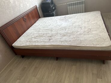 продать кровать с матрасом: Бесплатно!