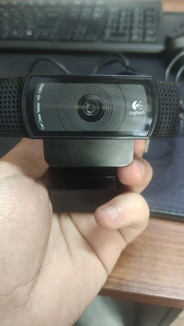 кассетная видеокамера: Продаю веб камеру логитеч толком не пользовался продаю не спеша