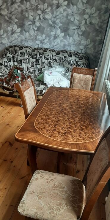 Otaq bitkiləri: Qonaq otağı üçün, Açılan, Oval masa, 4 stul
