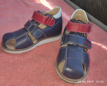 отук сатылат: Продаются детские сандали синего цвета размер 28, на 17,5см. Рыжие