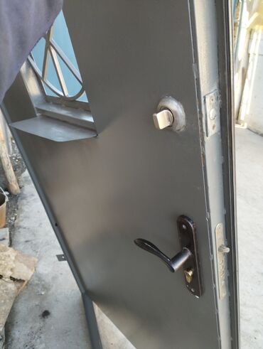 сверла по металлу и по бетону: Входная дверь, Металл, Правосторонний механизм, цвет - Серый, Б/у, 205 * 1, Самовывоз