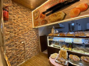 Restoran, kafelər: İnşaatçılar metrosunun yaxınlığında,43 kv.m sahəsi olan, bütün — 2