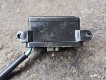 Auto delovi: Relej, potencimetar periodičnog rada brisača Lada Niva, Lade 7 Riva — 8