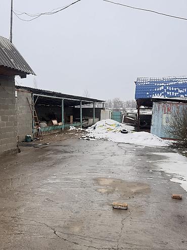 Продажа коттеджей и домов: Село Каирма продается участок 10 соток с домом контейнер 20 тонник — 12