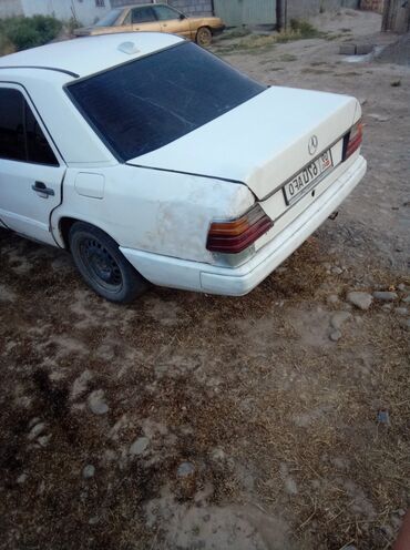 стекло боковое на спринтер: Mercedes-Benz W124: 1987 г., 2.3 л, Механика, Бензин, Седан