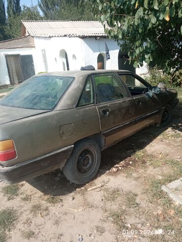 ауди 100 1988: Audi 100: 1988 г., 2 л, Механика, Бензин, Седан