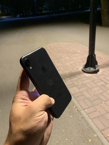 телефон iphone xr: IPhone Xr, Колдонулган, 64 ГБ, Кара, Каптама, 88 %
