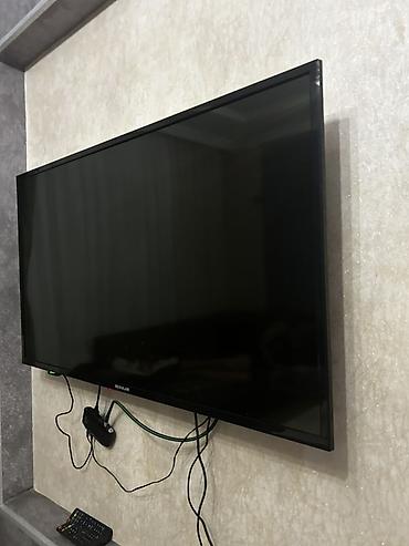 a 40 ekran: REGULAR divar tipli televizor - Təxmini diaqonal: 40–43 düym aralığı — 2