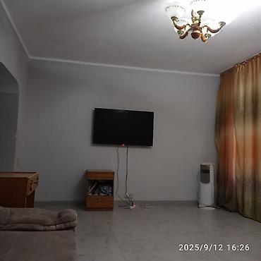 Продажа коттеджей и домов: 🏡 **СРОЧНО ПРОДАЁТСЯ ДОМ В АЛА-ТОО!** 📐 Дом — 80 м² | 🌿 Участок — 5 — 6