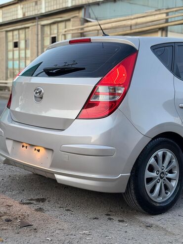 авто фольксваген пассат: Hyundai i30: 1.6 l | 2007 il Hetçbek