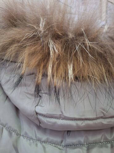 Zimske jakne: Ženska zimska jakna sa kapuljačom i krznom koji se skidaju — 3