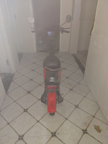 Mopedlər,skuterlər: Elektrik skuter Xüsusiyyətlər: - Ön tərəfdə iri metal yük səbəti – — 7