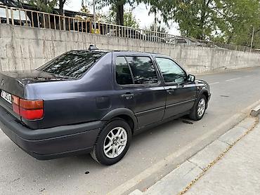 бампер венто: Volkswagen Vento: 1993 г., 1.8 л, Седан — 5