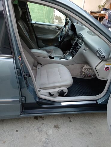 Mercedes-Benz: Mercedes-Benz 200: 1.8 l | 2006 il Sedan — 9