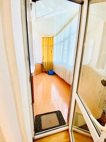 Uzunmüddətli kirayə mənzillər: Nərimanov metrosu yaxınlığında,18 mərtəbənin,15-ci mərtəbəsində,3 otaq — 12