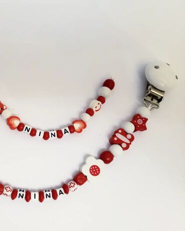 Ostale dečije stvari: Cene drvenih lančića su 600 din . Porucite personalizovani drveni — 2