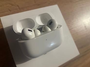 2 поколение: Беспроводные наушники-вкладыши, Apple, Airpods 2, Б/у — 2