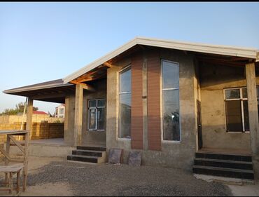 Həyət evləri və villaların satışı: Novxanı 3 otaqlı, 175 kv. m, Kredit var, Təmirsiz